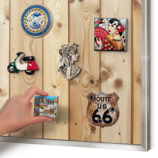 Magneetbord voor souvenir magneten met zilveren lijst Houten planken