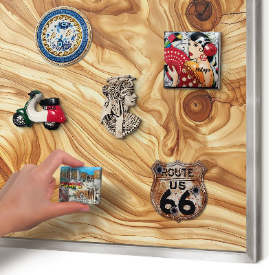 Magneetbord voor souvenir magneten met zilveren lijst Houtstructuur