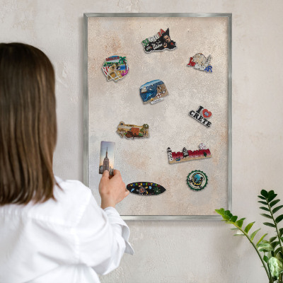 Magneetbord voor souvenir magneten met zilveren lijst Neutrale achtergrond