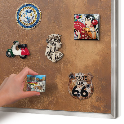 Magneetbord voor souvenir magneten met zilveren lijst Bruine textuur