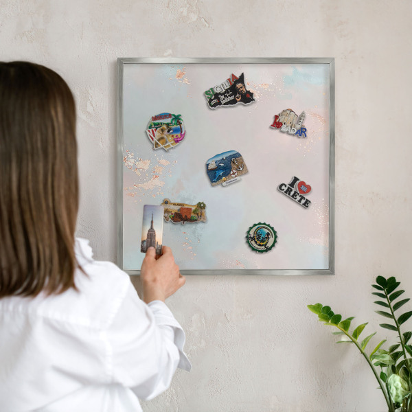 Magneetbord voor souvenir magneten met zilveren lijst Pastel harmonie