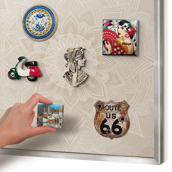 Decoratief metalen magneetbord in een zilveren lijst Mandala-patroon