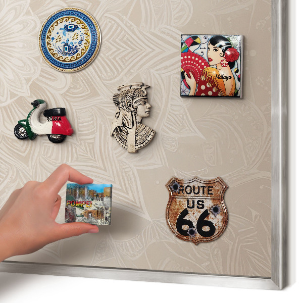 Decoratief metalen magneetbord in een zilveren lijst Mandala-patroon