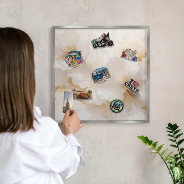 Magneetbord voor souvenir magneten met zilveren lijst Pastelkleurige bloemen