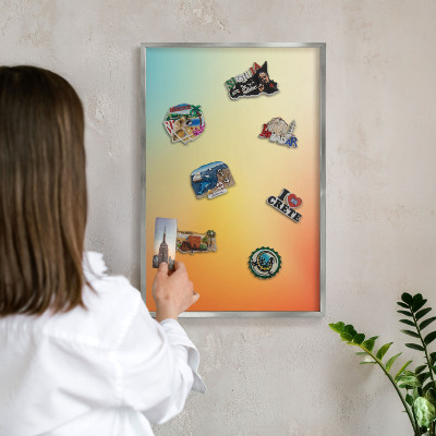 Decoratief metalen magneetbord in een zilveren lijst Kleurovergang