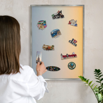 Magneetbord voor souvenir magneten met zilveren lijst Pastelkleurige overgang