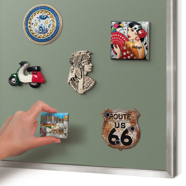 Magneetbord voor souvenir magneten met zilveren lijst Donkere salie