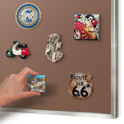 Decoratief metalen magneetbord in een zilveren lijst Bruine kleur