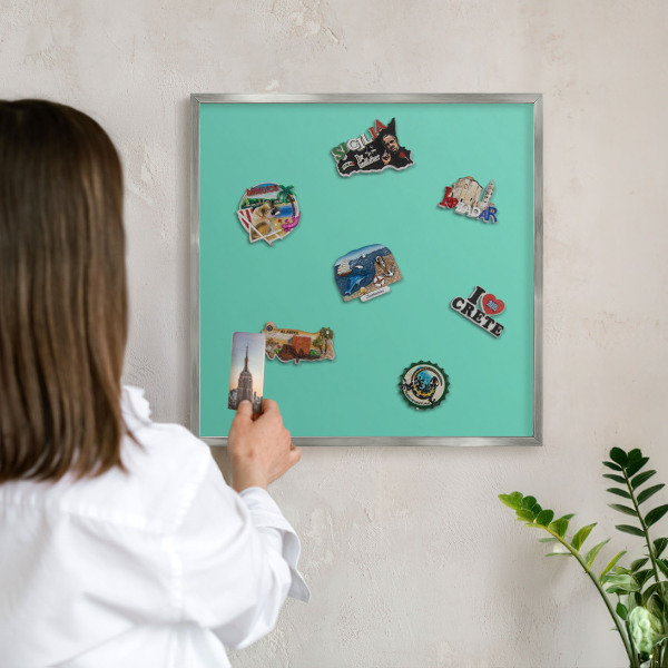 Decoratief metalen magneetbord in een zilveren lijst Sterke munt