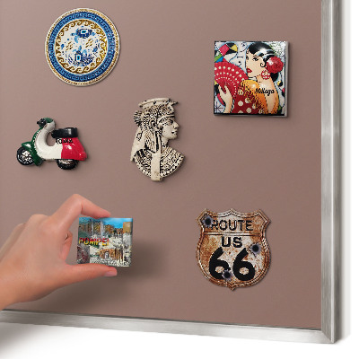 Decoratief metalen magneetbord in een zilveren lijst Pastelbruin