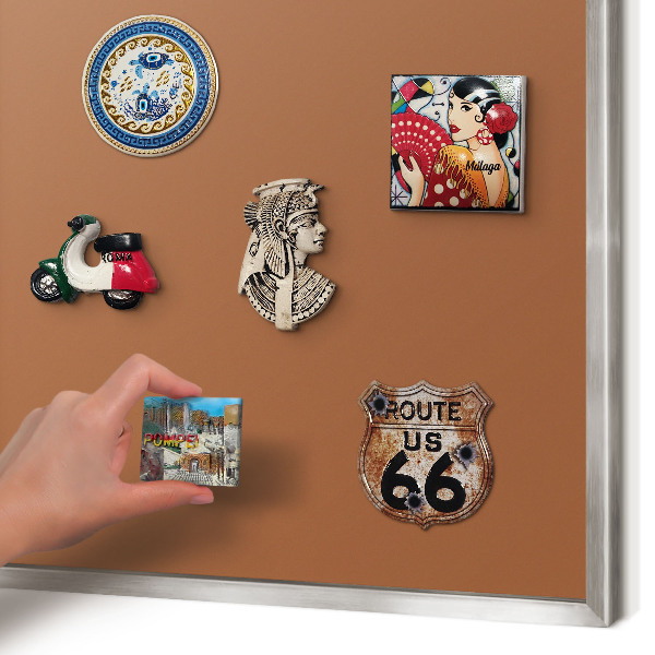 Decoratief metalen magneetbord in een zilveren lijst Donkeroranje