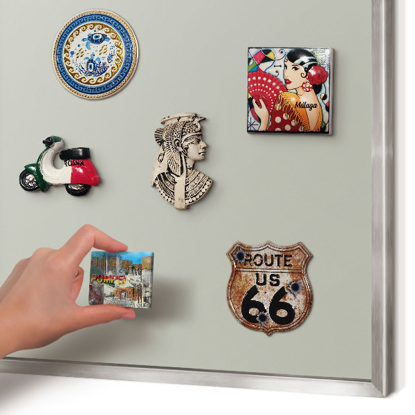 Decoratief metalen magneetbord in een zilveren lijst Warmgrijs