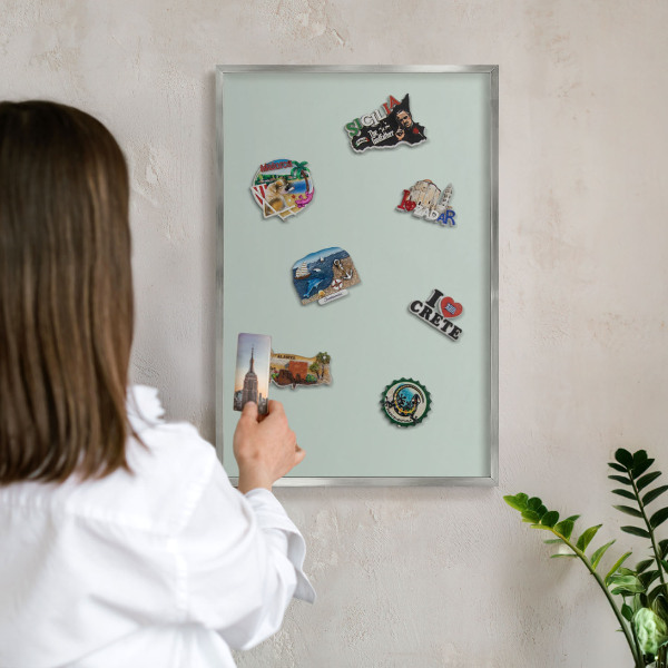 Magneetbord voor souvenir magneten met zilveren lijst Lichte munt