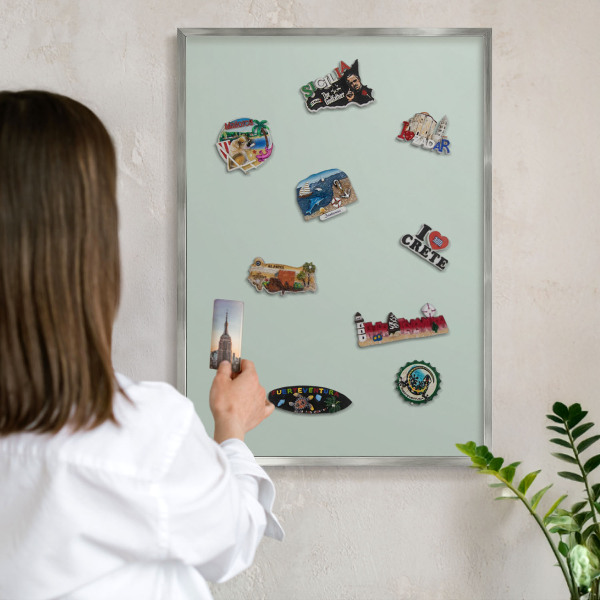 Magneetbord voor souvenir magneten met zilveren lijst Lichte munt