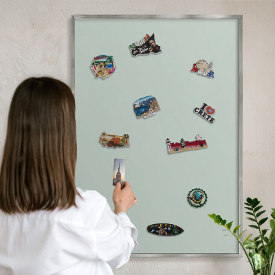 Magneetbord voor souvenir magneten met zilveren lijst Lichte munt