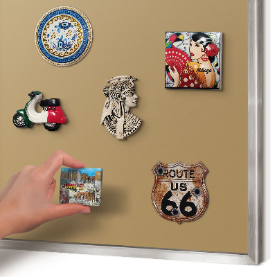 Decoratief metalen magneetbord in een zilveren lijst Bruine kleur