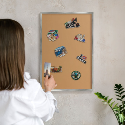 Magneetbord voor souvenir magneten met zilveren lijst Doffe oranje