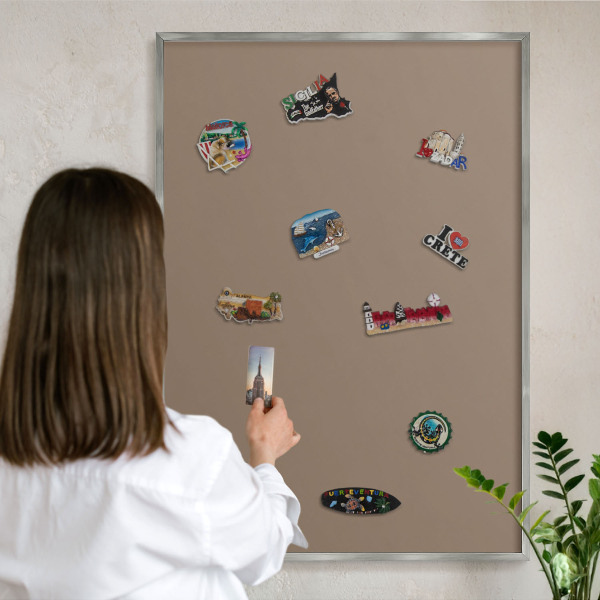 Magneetbord voor souvenir magneten met zilveren lijst Neutraal bruin