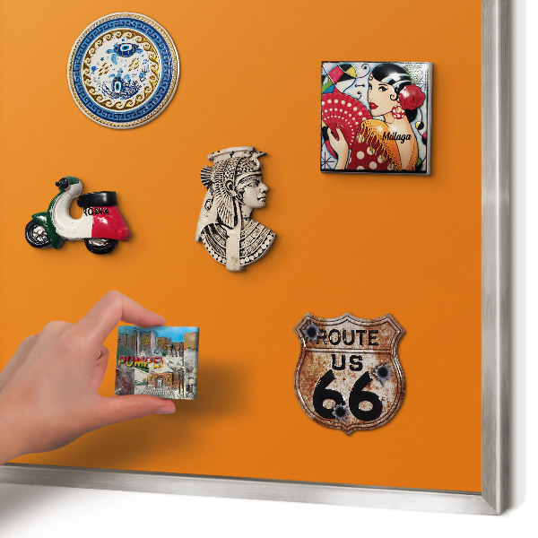 Magneetbord voor souvenir magneten met zilveren lijst Sterk oranje
