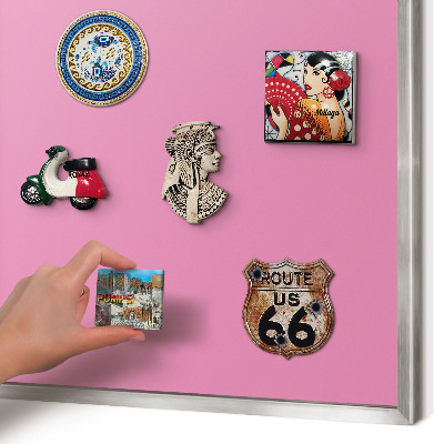 Decoratief metalen magneetbord in een zilveren lijst Koel roze