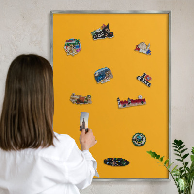 Magneetbord voor souvenir magneten met zilveren lijst Levendig oranje