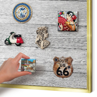 Metalen magneetbord met lijst in het goud Houtstructuur