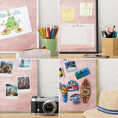Metalen magneetbord met lijst in het goud Roze textuur