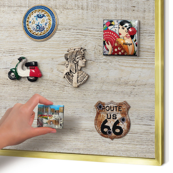 Metalen magneetbord met lijst in het goud Houtstructuur