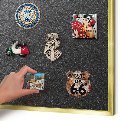 Metalen magneetbord met lijst in het goud Zwarte textuur