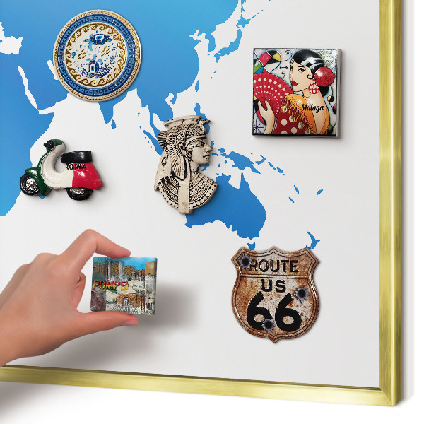 Metalen magneetbord met lijst in het goud Wereldkaart