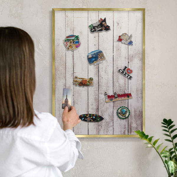 Metalen magneetbord met lijst in het goud Licht hout