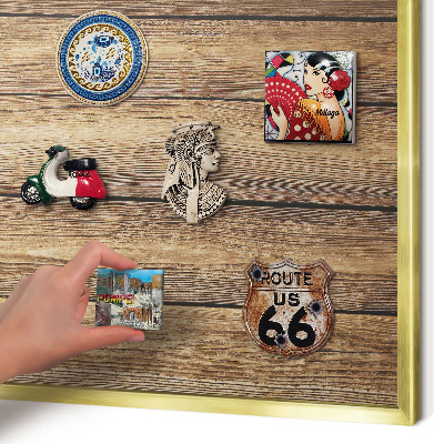 Metalen magneetbord met lijst in het goud Houtstructuur