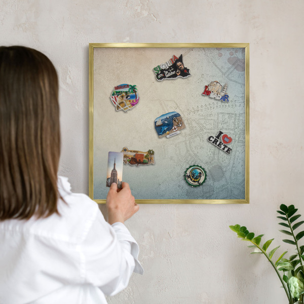 Metalen magneetbord met lijst in het goud Oude kaart