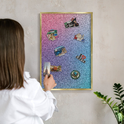 Metalen magneetbord met lijst in het goud Kleurrijk verloop