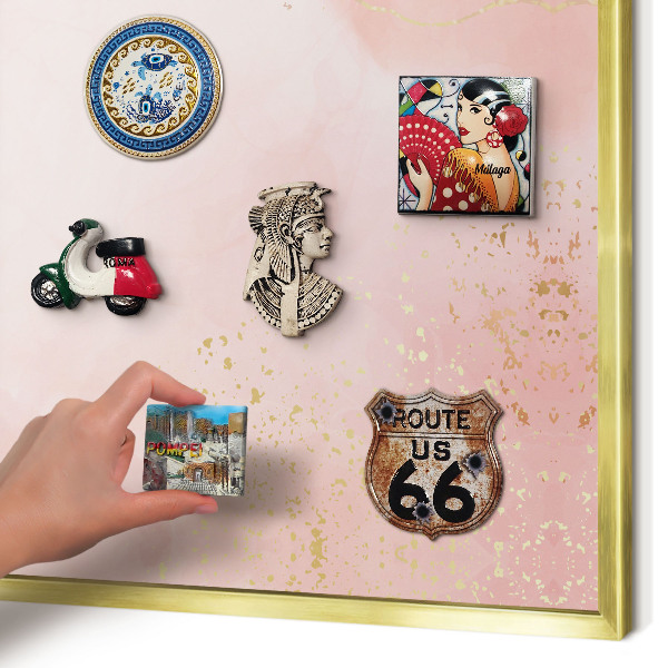 Magnetisch bord voor reismagneten met gouden lijst Subtiele elegantie