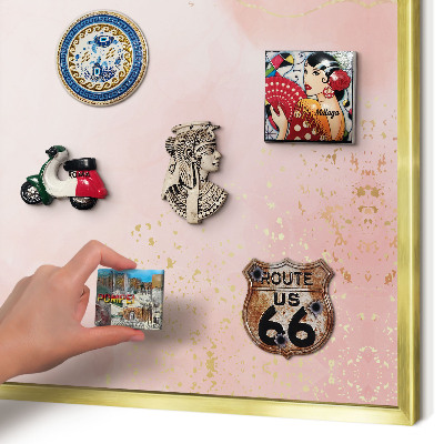 Magnetisch bord voor reismagneten met gouden lijst Subtiele elegantie