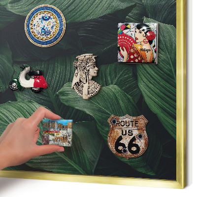 Metalen magneetbord met lijst in het goud Het groen van de natuur