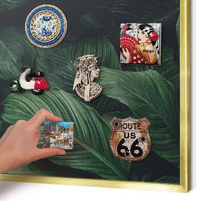 Metalen magneetbord met lijst in het goud Het groen van de natuur