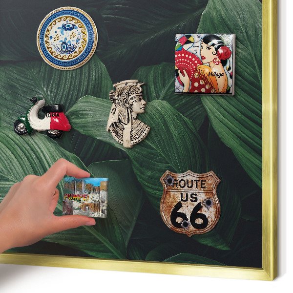 Metalen magneetbord met lijst in het goud Het groen van de natuur
