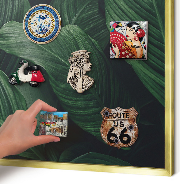 Metalen magneetbord met lijst in het goud Het groen van de natuur