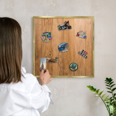 Magnetisch bord voor reismagneten met gouden lijst Houtstructuur