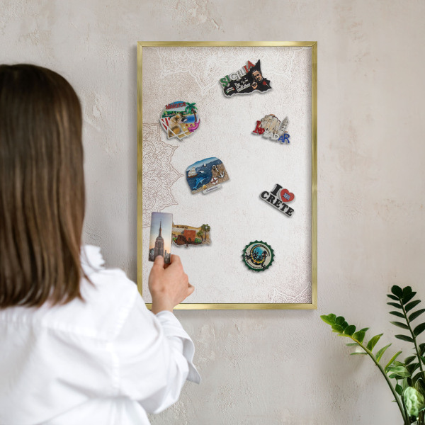 Metalen magneetbord met lijst in het goud Etnische patronen