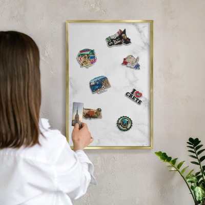 Metalen magneetbord met lijst in het goud Elegant marmer