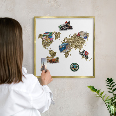 Metalen magneetbord met lijst in het goud Wereldkaart