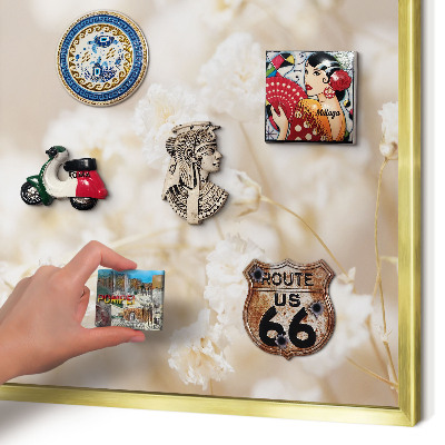 Metalen magneetbord met lijst in het goud Beige bloemen