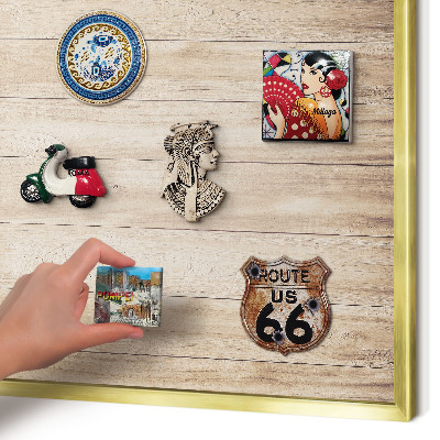 Metalen magneetbord met lijst in het goud Houten planken