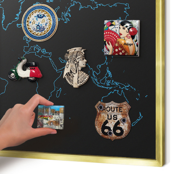 Metalen magneetbord met lijst in het goud Wereldkaart