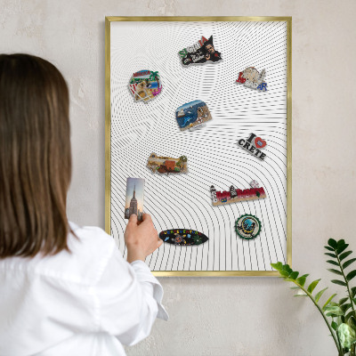 Metalen magneetbord met lijst in het goud Lijngolven