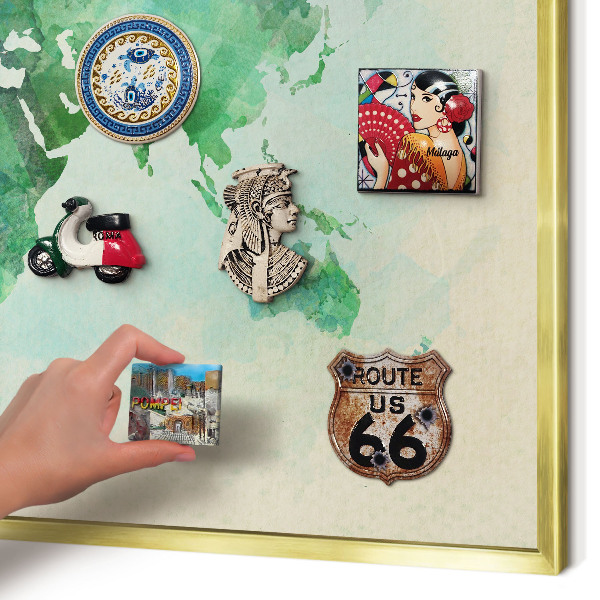 Metalen magneetbord met lijst in het goud Wereldkaart