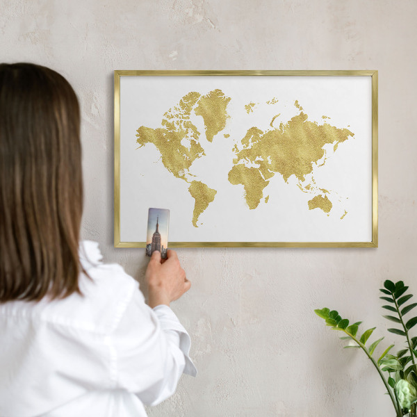 Metalen magneetbord met lijst in het goud Wereldkaart